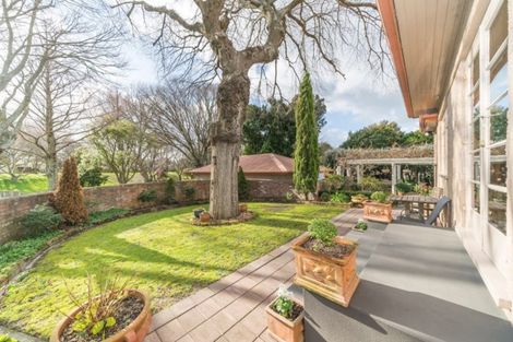 Photo of property in 10 Awatea Terrace, Hokowhitu, Palmerston North, 4410