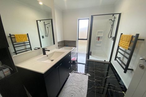 Photo of property in 48 Sardinia Grove, Fitzherbert, Palmerston North, 4410