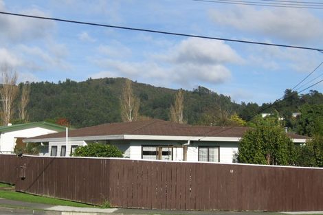 Photo of property in 12 Kennedy Grove, Stokes Valley, Lower Hutt, 5019