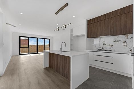 Photo of property in 12 Waimarie Drive, Karaka, 2578