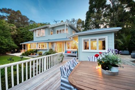Photo of property in 7 Opou Road, Titirangi, Auckland, 0604