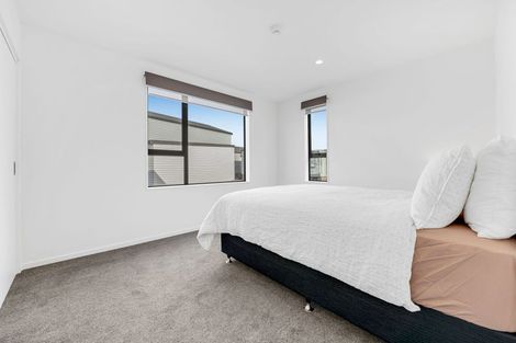 Photo of property in 10 Koropiko Lane, Flat Bush, Auckland, 2019