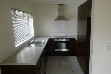 Photo of property in 8 Charta Place, Sunnyvale, Auckland, 0612