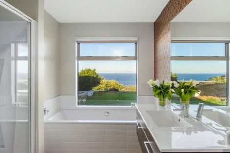 Photo of property in 22 Wonderview Road, Leigh, 0985