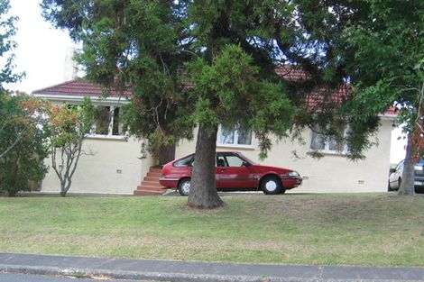 Photo of property in 2/37 Verran Road, Birkenhead, Auckland, 0626