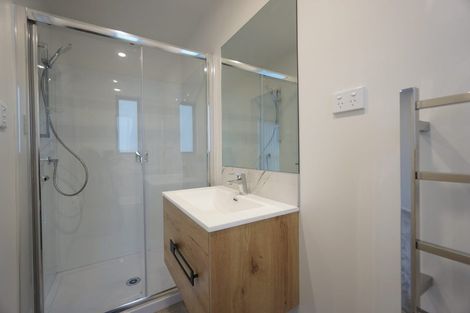 Photo of property in 3/26 Buscomb Avenue, Henderson, Auckland, 0610