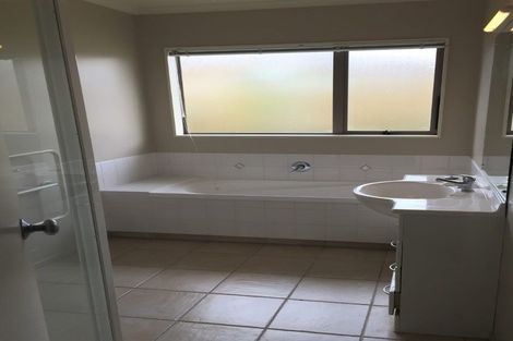 Photo of property in 28 Richfield Crescent, Westgate, Auckland, 0614