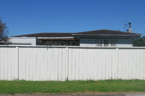 Photo of property in 7 Kuaka Place, New Lynn, Auckland, 0600