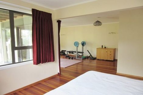 Photo of property in 20 Exploration Way, Whitby, Porirua, 5024