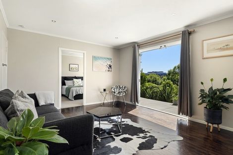 Photo of property in 1/39 St Peters Street, Northcote, Auckland, 0627