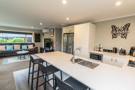 Photo of property in 51 Grovedale Square, Wainuiomata, Lower Hutt, 5014