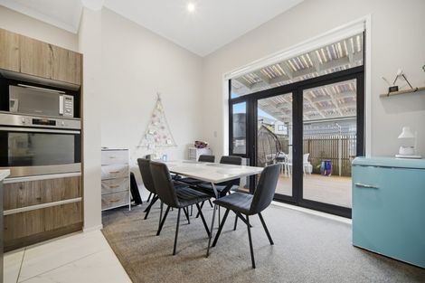 Photo of property in 117 Hobsonville Point Road, Hobsonville, Auckland, 0616