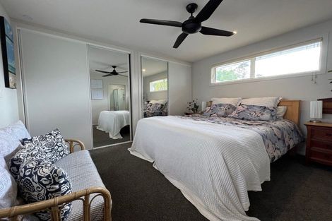 Photo of property in 82 Glen Marine Parade, Glendene, Auckland, 0602