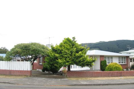 Photo of property in 15 Ruru Crescent, Heretaunga, Upper Hutt, 5018