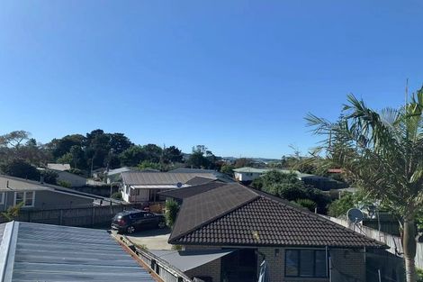 Photo of property in 1/12 De Thiery Place, Pakuranga Heights, Auckland, 2010