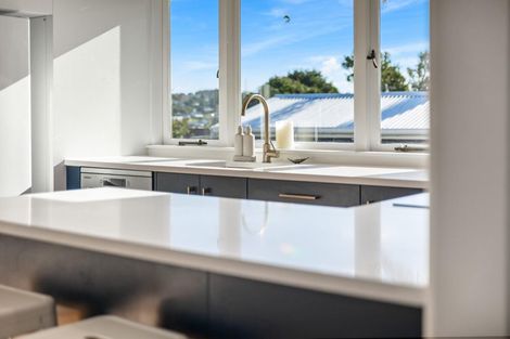 Photo of property in 37 Waimumu Road, Massey, Auckland, 0614