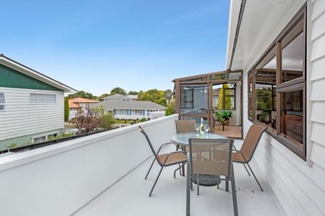 Photo of property in 87 Oriel Avenue, Tawa, Wellington, 5028