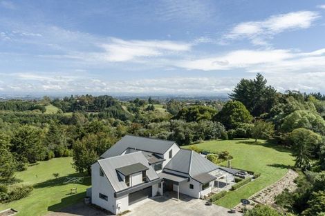 Photo of property in 4 Tauroa Valley, Havelock North, 4130
