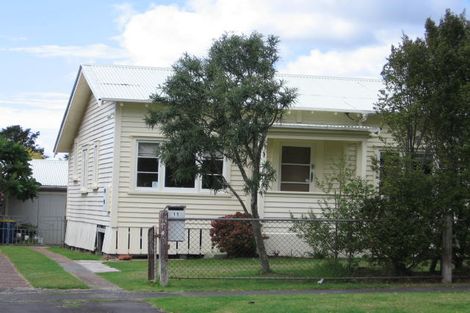 Photo of property in 11 Northall Road, New Lynn, Auckland, 0600