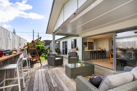 Photo of property in 229a Ocean Road, Whangamata, 3620