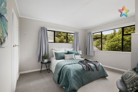Photo of property in 51 Poto Road, Normandale, Lower Hutt, 5010