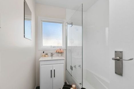 Photo of property in 253 Wellington Road, Wainuiomata, Lower Hutt, 5014