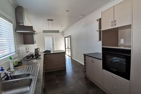 Photo of property in 9 Hinau Street, Tawa, Wellington, 5028