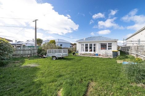 Photo of property in 42 Hargest Crescent, Saint Kilda, Dunedin, 9012