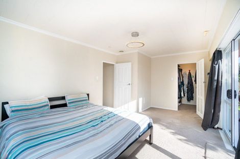 Photo of property in 4 Wikiriwhi Crescent, Awapuni, Palmerston North, 4412