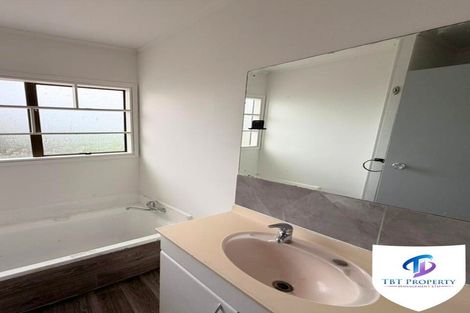 Photo of property in 8 Le Havre Place, Takanini, 2112