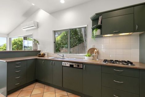 Photo of property in 2/34 Mcbreen Avenue, Northcote, Auckland, 0627