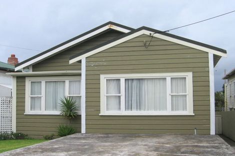 Photo of property in 107 Onepu Road, Lyall Bay, Wellington, 6022