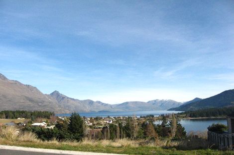 Photo of property in 12/10 Garland Terrace, Kelvin Heights, Queenstown, 9300