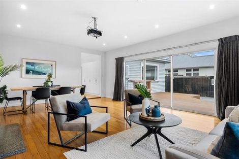 Photo of property in 187 Centaurus Road, Saint Martins, Christchurch, 8022