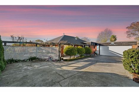 Photo of property in 2/2 Fountainhead Lane, Hillmorton, Christchurch, 8025