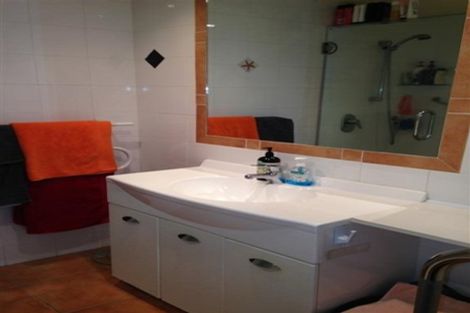 Photo of property in 76 Beach Road, Castor Bay, Auckland, 0620