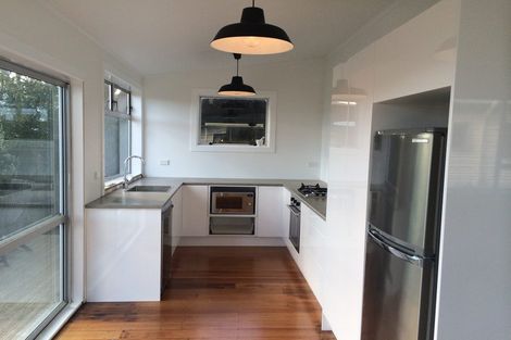 Photo of property in 17 Elizabeth Street, Moera, Lower Hutt, 5010