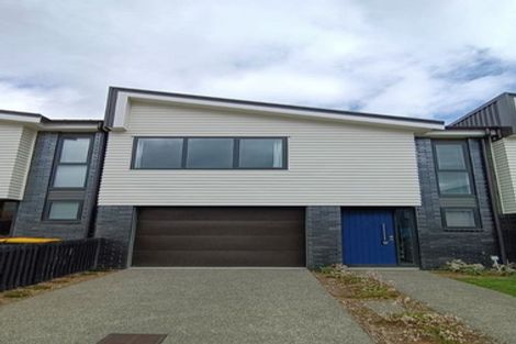 Photo of property in 32 Holystone Road, Whitby, Porirua, 5024