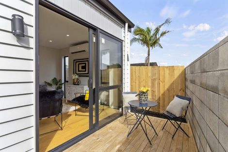 Photo of property in 44c Blakeborough Drive, Forrest Hill, Auckland, 0620