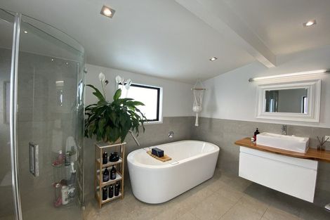 Photo of property in 4 Kakariki Road, Ngunguru, Whangarei, 0173