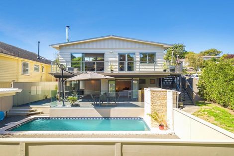 Photo of property in 12 Dowling Grove, Silverstream, Upper Hutt, 5019