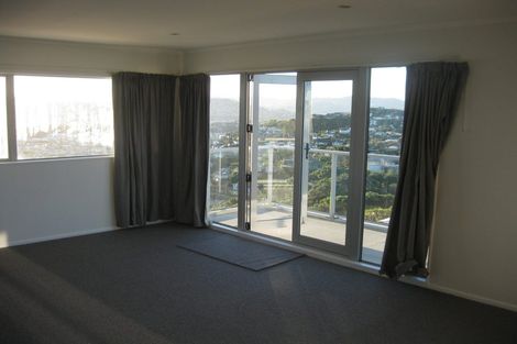 Photo of property in 4 Lyons Crescent, Strathmore Park, Wellington, 6022