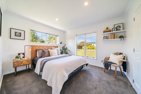 Photo of property in 65 Mount Marua Way, Timberlea, Upper Hutt, 5018