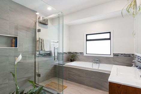 Photo of property in 1/12 Patmos Place, Mount Pleasant, Christchurch, 8081