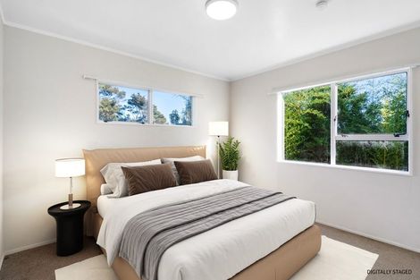 Photo of property in 10 Denver Avenue, Sunnyvale, Auckland, 0612