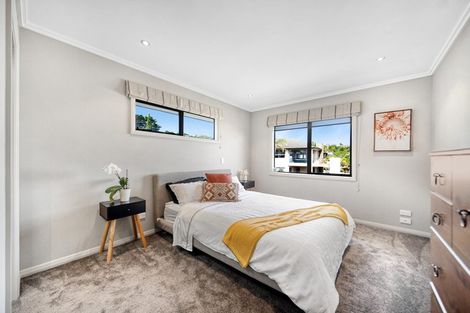 Photo of property in 4 Verley Rise, East Tamaki Heights, Auckland, 2016