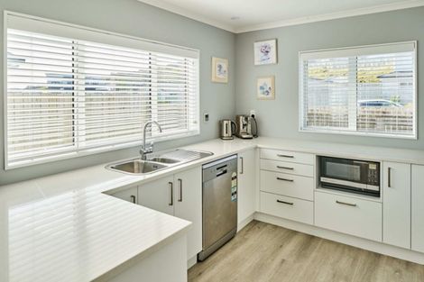 Photo of property in 2b Belize Grove, Grenada Village, Wellington, 6037