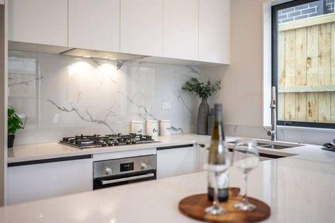 Photo of property in 76a Botany Road, Botany Downs, Auckland, 2010