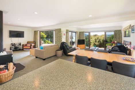 Photo of property in 32 Moetapu Bay Road, Moetapu Bay, Linkwater, 7282