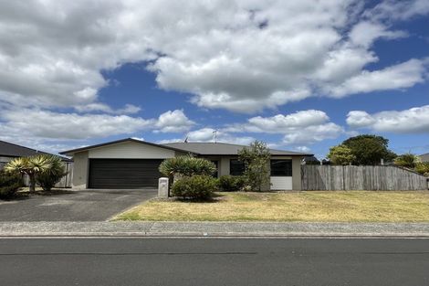 Photo of property in 13 Hoihere Drive, One Tree Point, 0118